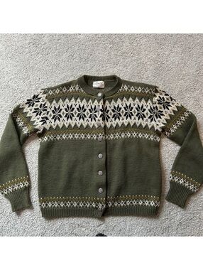 Vintage Jersild Men's size Small Green Wool Cardigan Sweater 100% Virgin Wool